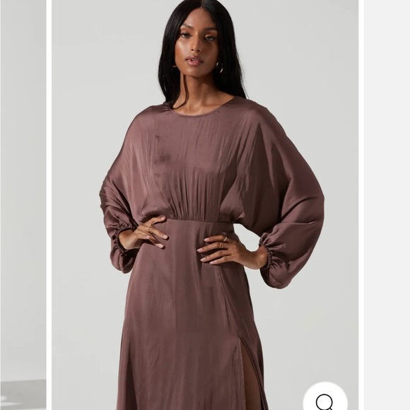 ASTR THE LABEL - Elegant Brown Long Sleeve Dress - Picture 2 of 3